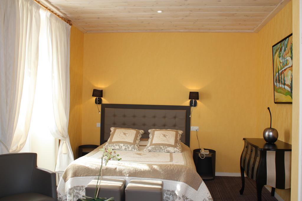 Hotel Restaurant Taillard Goumois エクステリア 写真